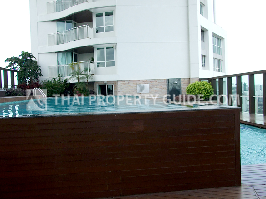 Condominium in Ploenchit 