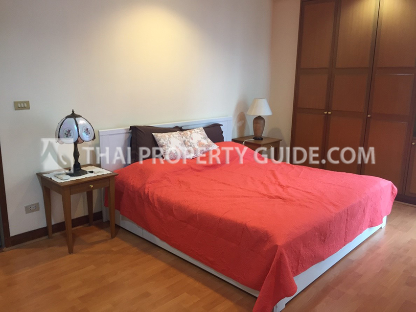 Condominium in Ploenchit 