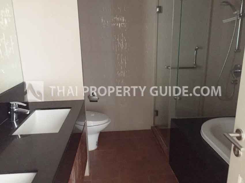 Condominium in Ploenchit 