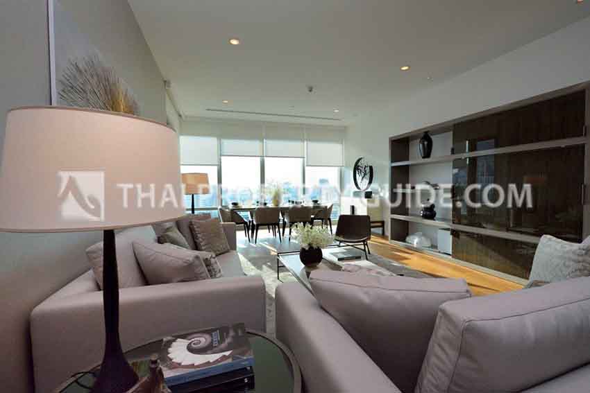 Condominium in Ploenchit 