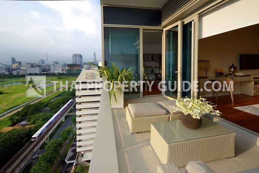 Condominium in Ploenchit 