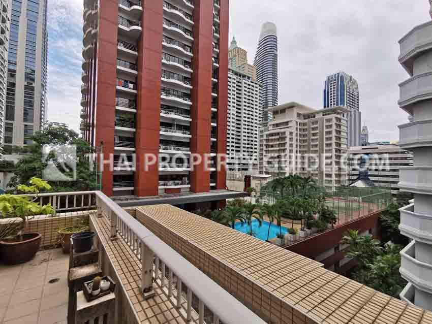 Condominium in Ploenchit 