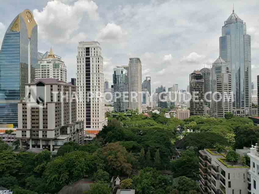 Condominium in Ploenchit 