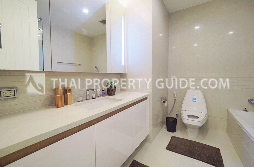 Condominium in Ploenchit 