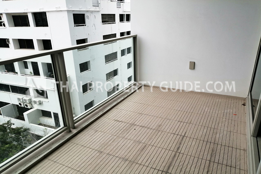 Condominium in Ploenchit 