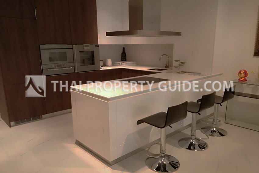 Condominium in Ploenchit 