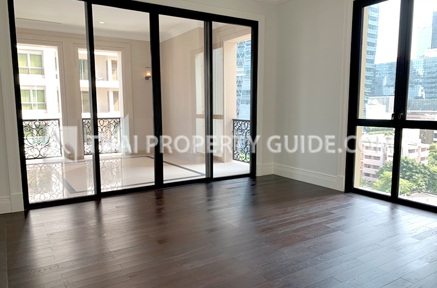 Condominium in Ploenchit 