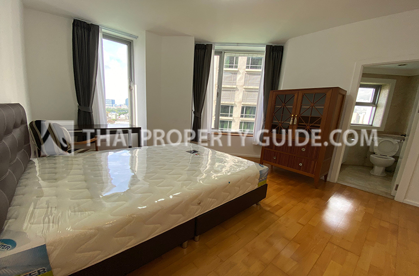 Condominium in Ploenchit 