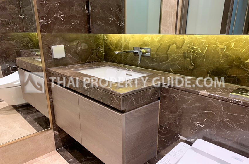 Condominium in Ploenchit 