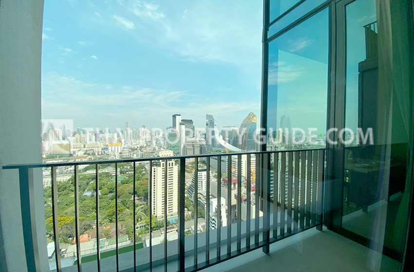 Condominium in Ploenchit 
