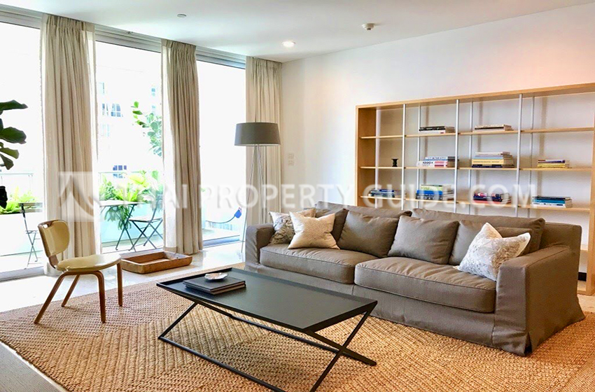 Condominium in Ploenchit 