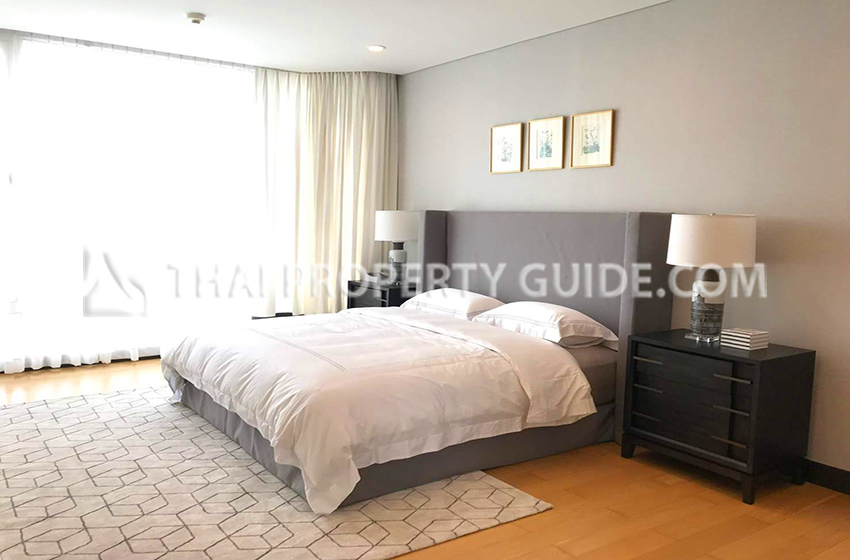 Condominium in Ploenchit 