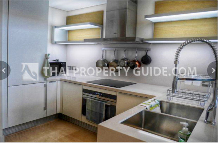 Condominium in Ploenchit 
