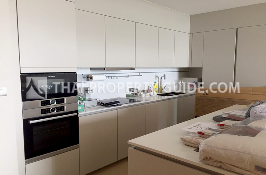 Condominium in Ploenchit 