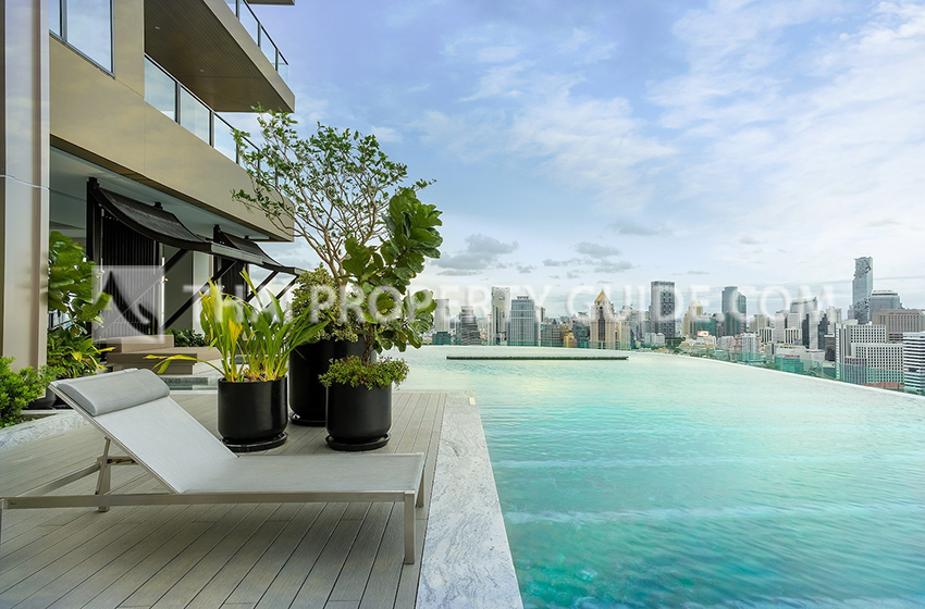 Condominium in Ploenchit 