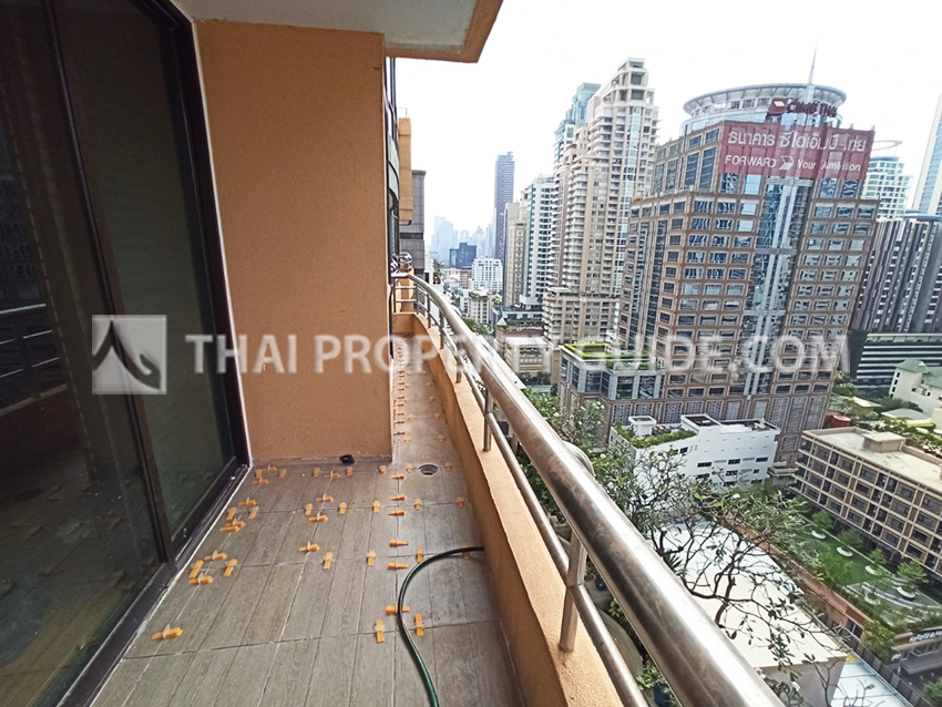 Condominium in Ploenchit 