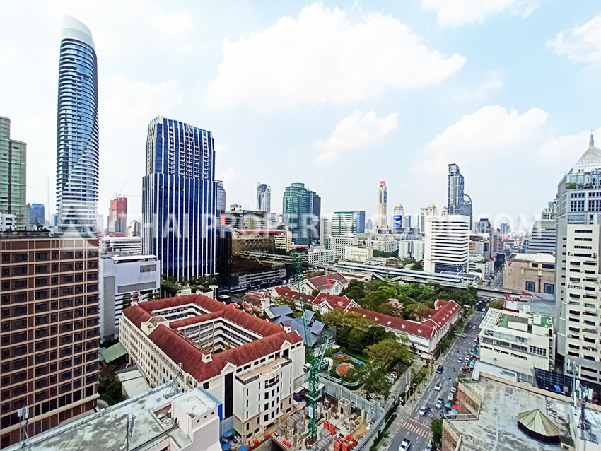 Condominium in Ploenchit 