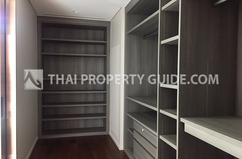 Condominium in Ploenchit 