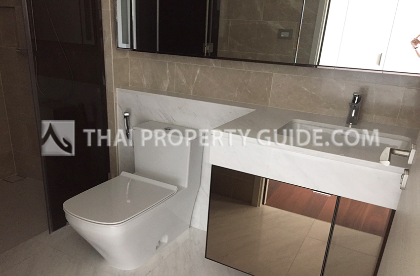 Condominium in Ploenchit 