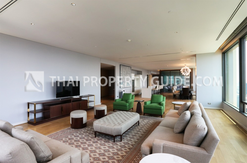 Condominium in Ploenchit 