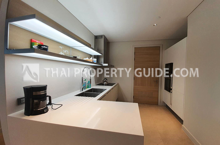 Condominium in Ploenchit 