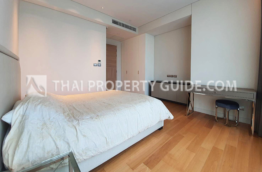 Condominium in Ploenchit 