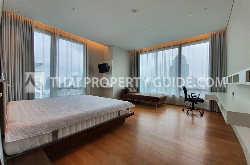 Condominium in Ploenchit 