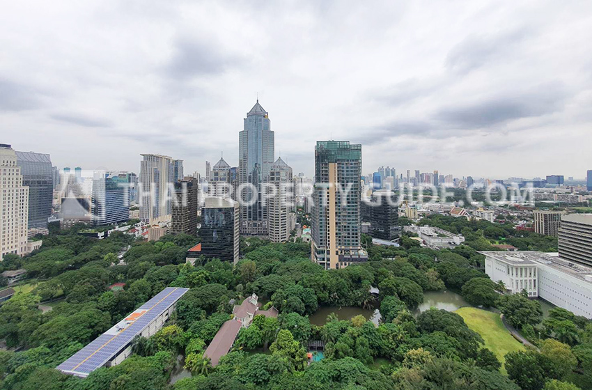 Condominium in Ploenchit 
