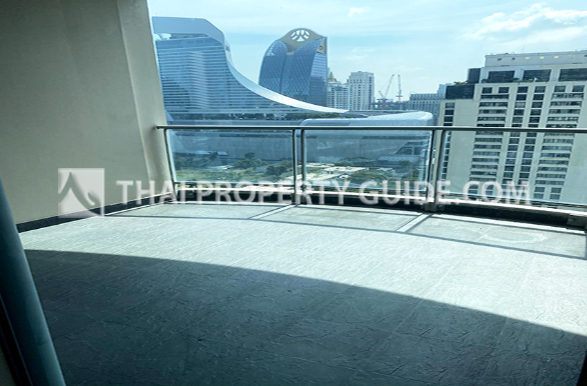 Condominium in Ploenchit 