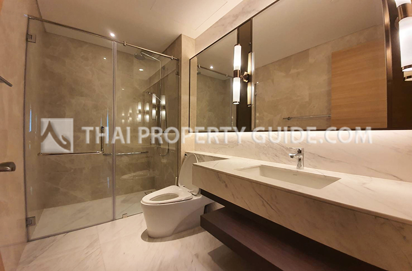 Condominium in Ploenchit 