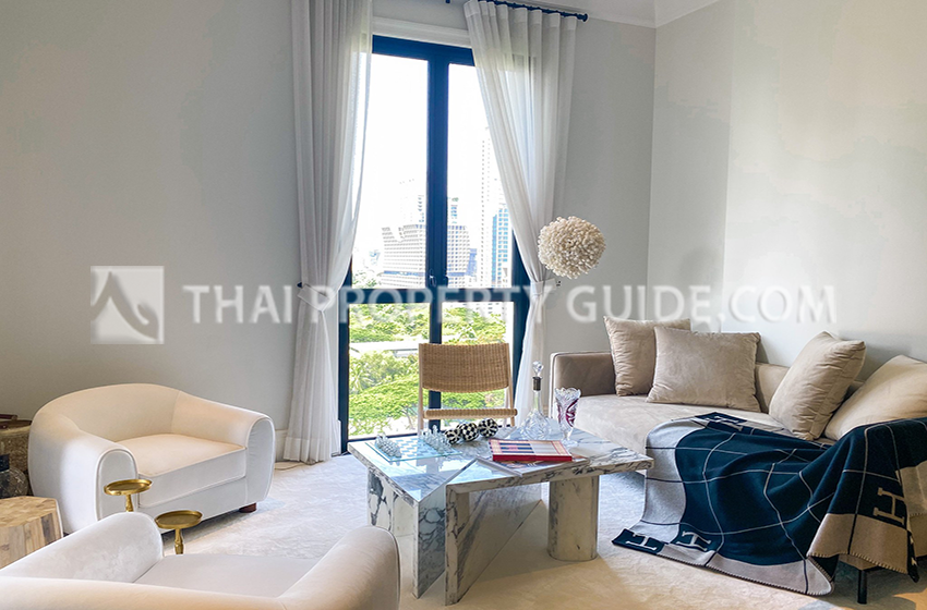 Condominium in Ploenchit 