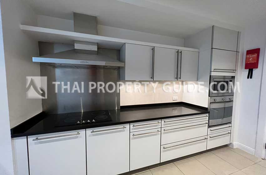 Condominium in Ploenchit : Athenee Residence 