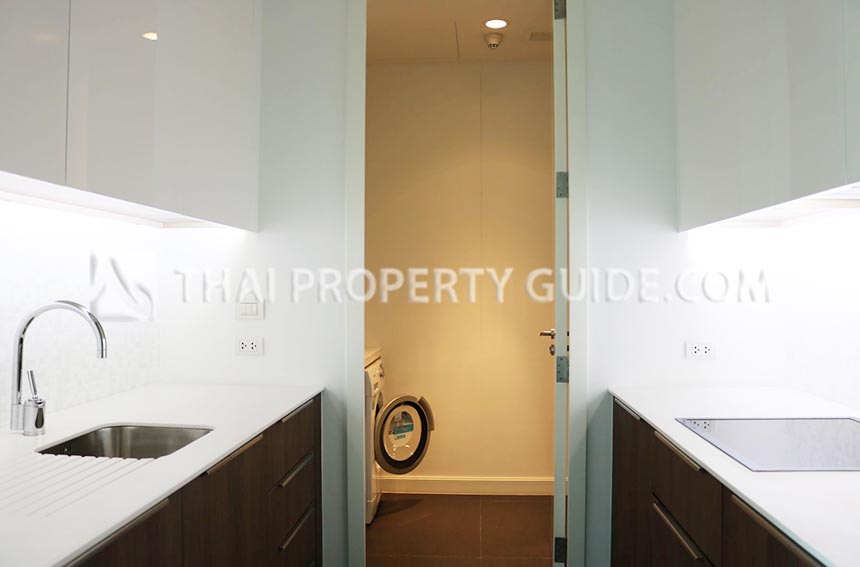 Condominium in Ploenchit 