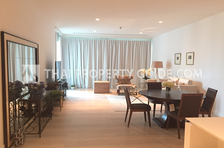 Condominium in Ploenchit 