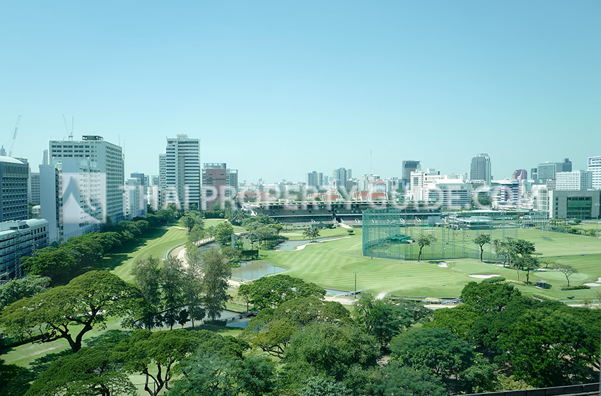 Condominium in Ploenchit 
