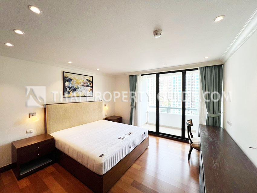 Condominium in Ploenchit 