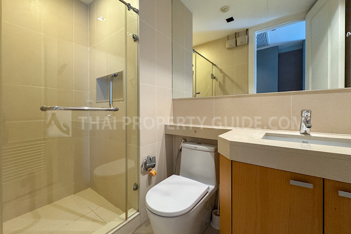 Condominium in Ploenchit : Athenee Residence 