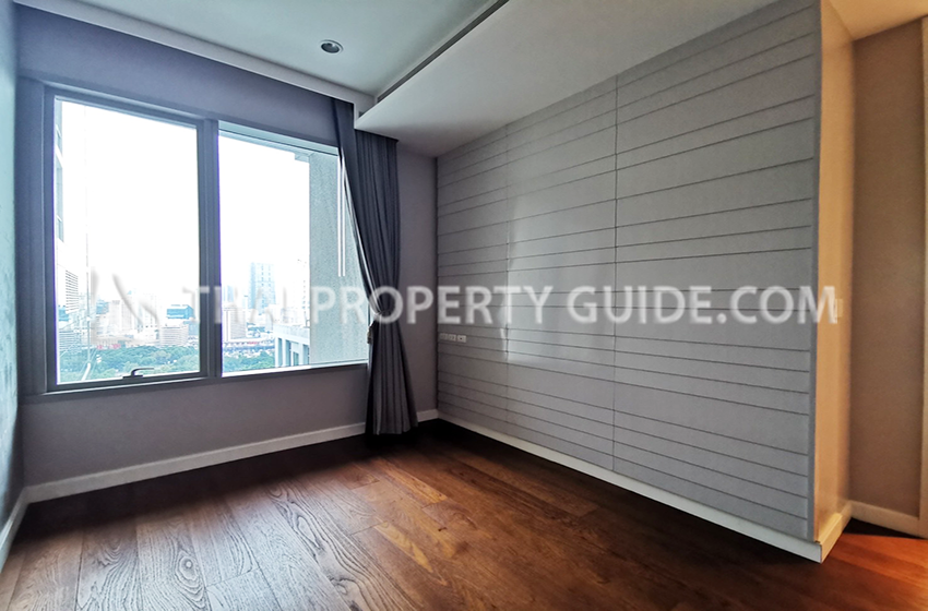 Condominium in Ploenchit 