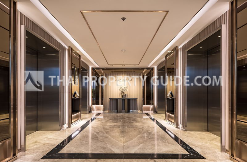 Condominium in Ploenchit : Magnolias Ratchadamri 