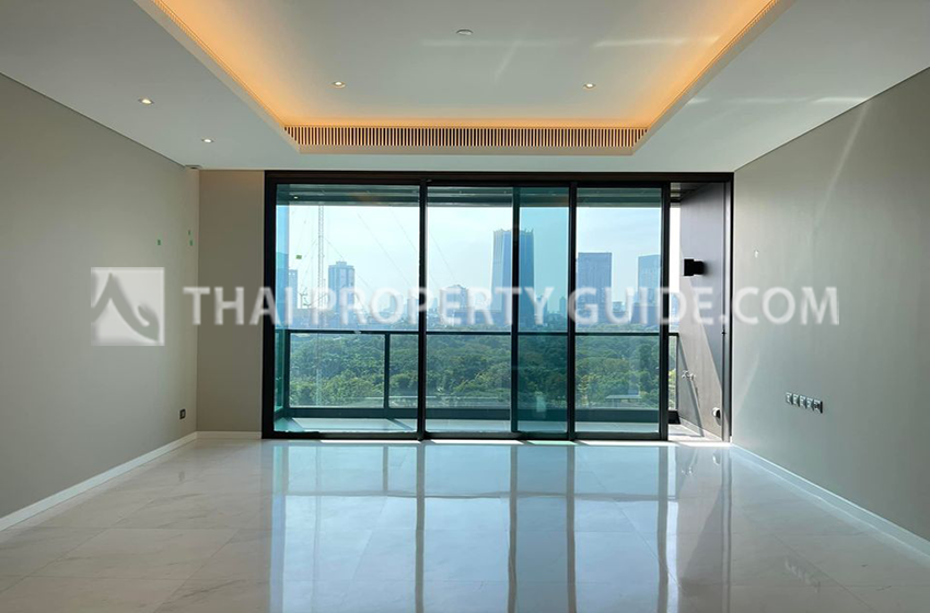Condominium in Ploenchit