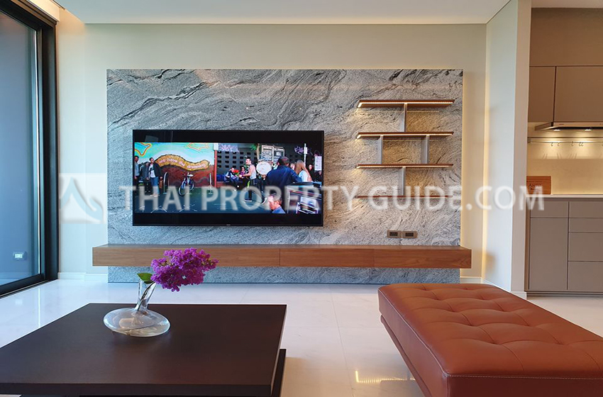 Condominium in Ploenchit 