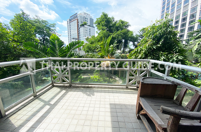Condominium in Ploenchit 