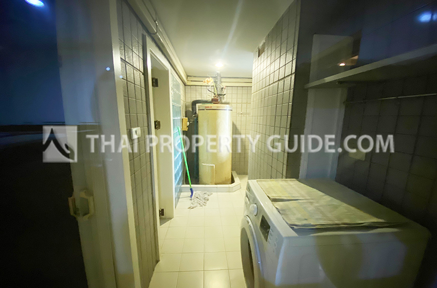 Condominium in Ploenchit 