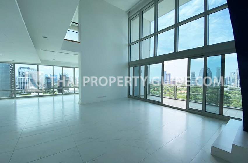 Condominium in Ploenchit