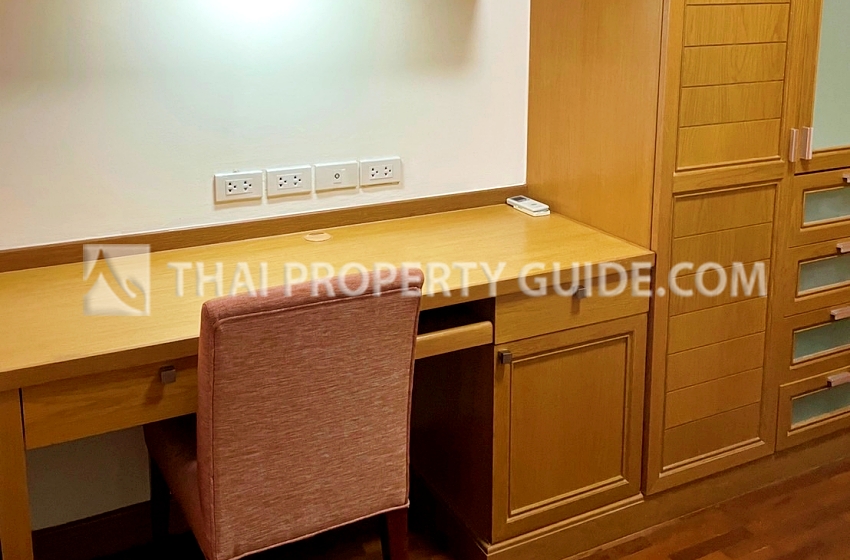 Condominium in Ploenchit 