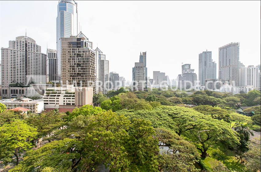 Condominium in Ploenchit 