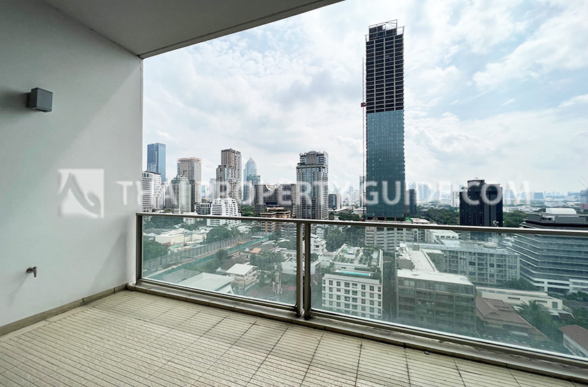 Condominium in Ploenchit 