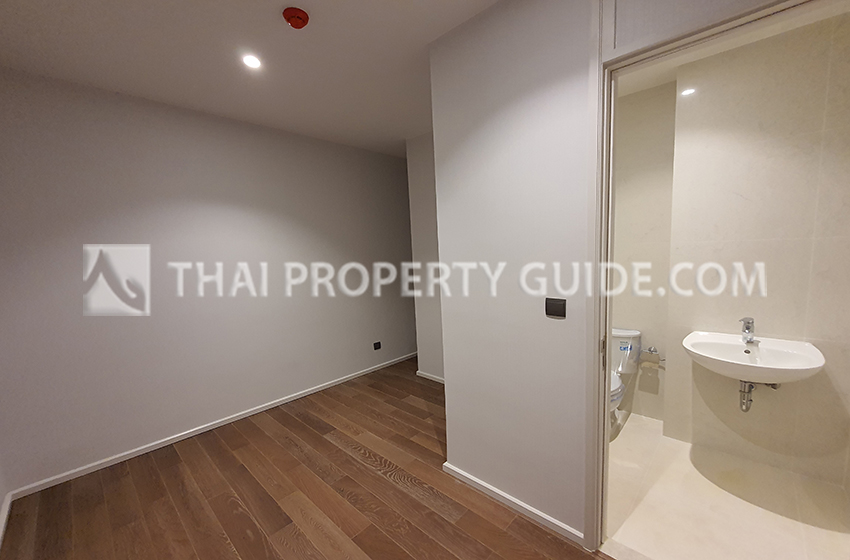 Condominium in Ploenchit 