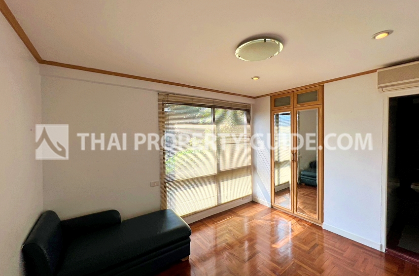 Condominium in Ploenchit 