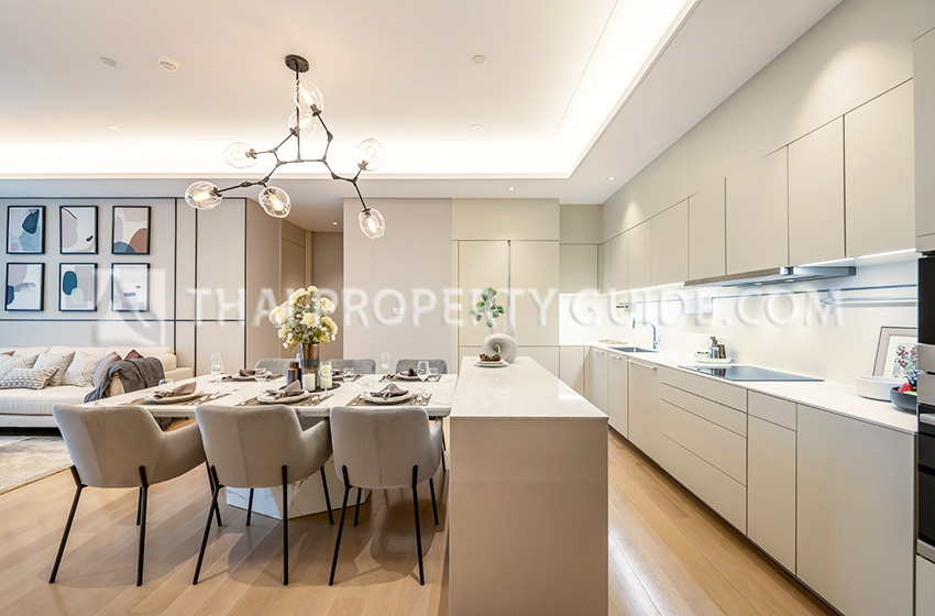 Condominium in Ploenchit 